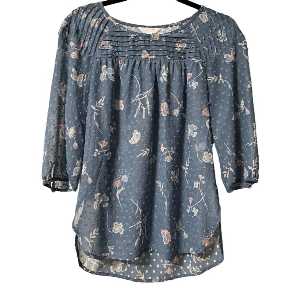 Lauren Conrad‎ XS Floral Print Blouse With 3/4 Sleeves & Pleated Design
